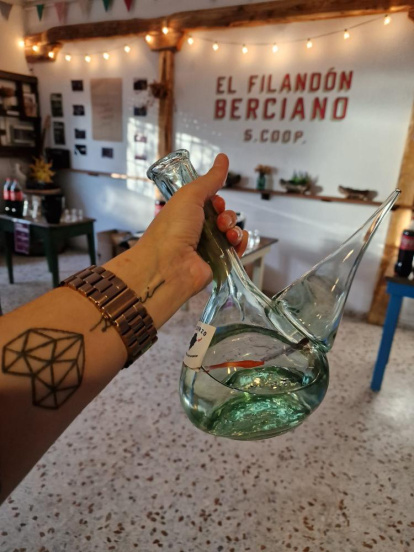 Imágenes de la fiesta para la celebrar el vino en Valtuille de Arriba