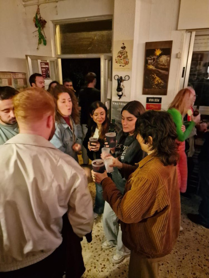 Imágenes de la fiesta para la celebrar el vino en Valtuille de Arriba