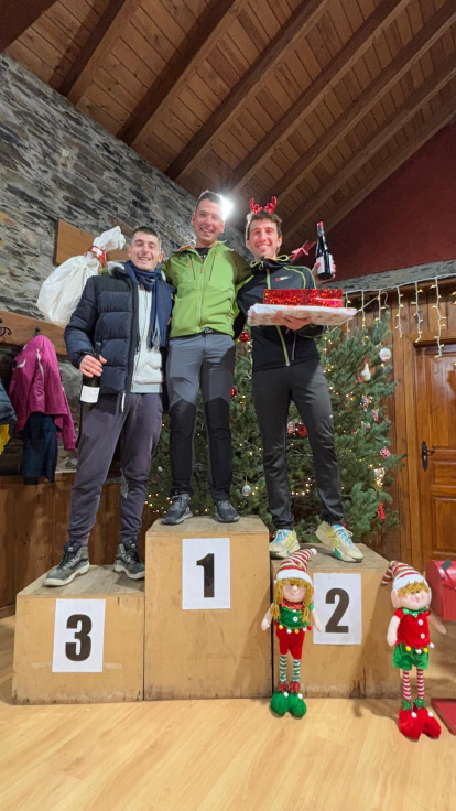 Podio masculino de la carrera.
