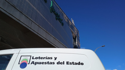 Administración de lotería en El Corte Inglés de León que ha vendido íntegramente el primer premio del Sorteo del Niño de 2025.