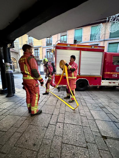Incendio en el restaurante La Parrilla del Húmedo en León.