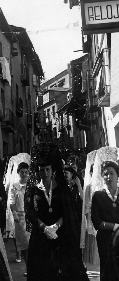 Procesión por la calle del Rañadero.