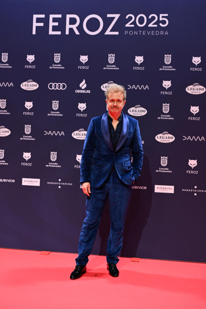 El actor Tristán Ulloa posa a su llegada a la gala de entrega de la duodécima edición de los Premios Feroz, este sábado en Pontevedra. EFE/ Brais Lorenzo