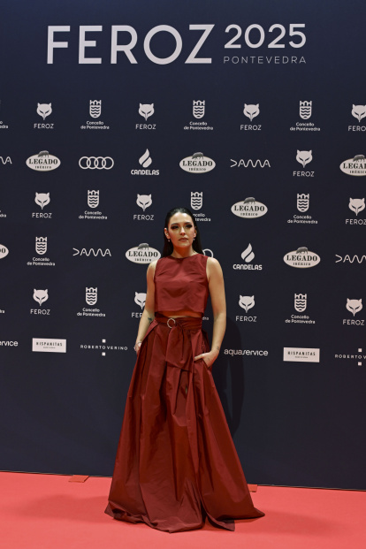 La influencer Natalia Maquieira posa a su llegada a la gala de entrega de la duodécima edición de los Premios Feroz, este sábado en Pontevedra. EFE/ Brais Lorenzo