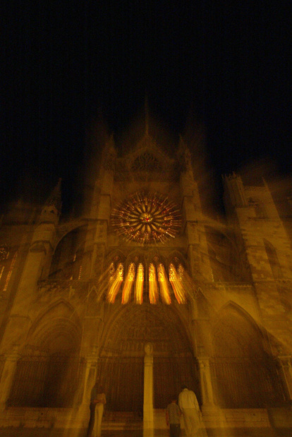 La Catedral, lugar de cita de muchas reinas leonesas, para la coronación de sus esposos o hijos y para la promulgación de leyes fundamentales para la historia europea que siguen en vigor hoy en día.