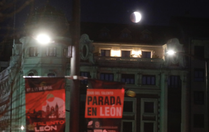 Vista de la luna desde León