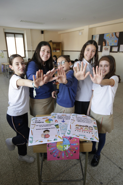 Un grupo de alumnas del colegio Divina Pastora de León, crean una iniciativa para prevenir el acoso escolar.