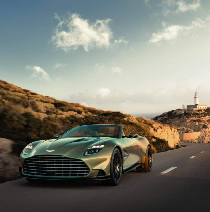 Rápido… y potente. Aston Martin celebra los 60 años del Volante con una emocionante propuesta: V12 Biturbo de 5. 2 litros y 835 CV; capaz de ‘sprintar’ de cero a cien… en 3,4 segundos.