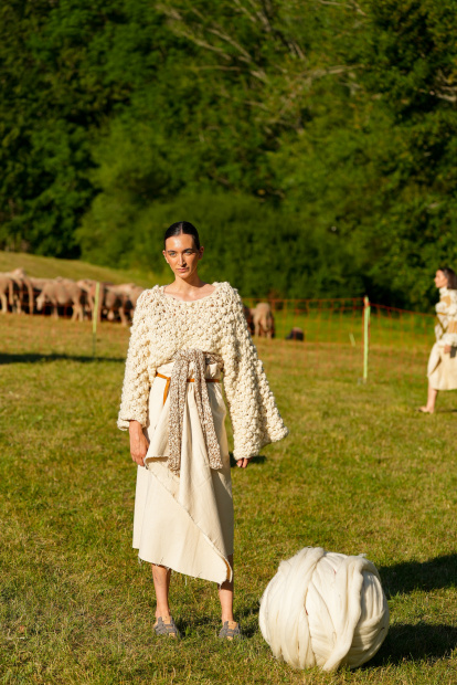 Desfile del Wool Fest en Salamón con un diseño de Las Hidalgas.