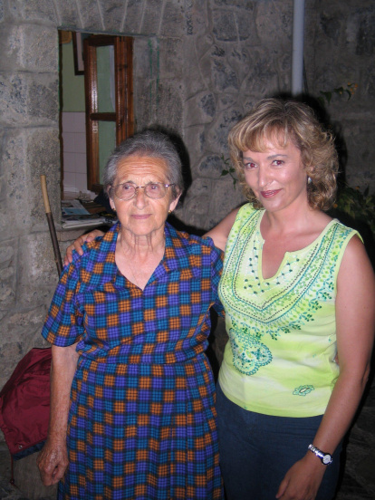Teófila Gao, que subió al Naranjo con 15 años, y Ana Isabel Martínez de Paz, la mujer que más veces ha coronado esta cima de Picos de Europa, en 2004.