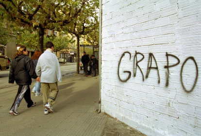 Pintada a favor del Grapo en la fachada de una guardería en la calle Mariano Andrés.