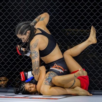 María 'Furiosa' Rodríguez en el combate con Jyoti Singh, que ganó por KO.