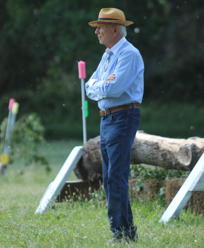 Juan Carretero, Coronel de Caballería y amante de los caballos.