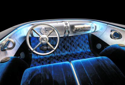 Con el detalle por bandera, el interior del Vision Iconic redefine la elegancia mediante una opulenta composición inspirada en el Art Deco