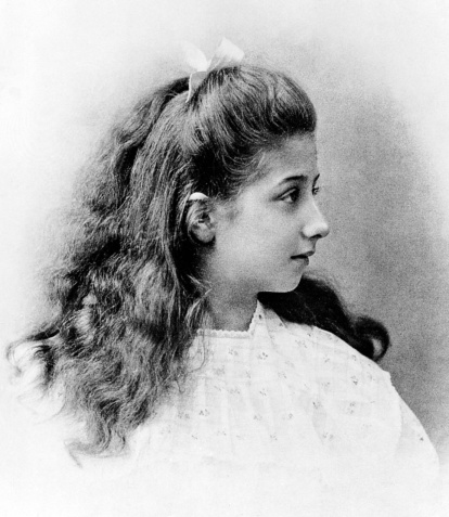 La hija de Emil Jellink, socio comercial prioritario de DMG, ‘bautizaría’ con su nombre una de las más famosas marcas en la historia del automóvil… Mercedes. MB