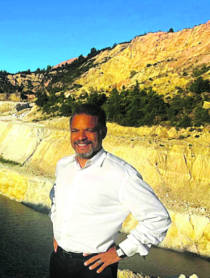 Daniel Mamadou, director general de Energy Transition Minerals, en la explotación de coltán de Penouta