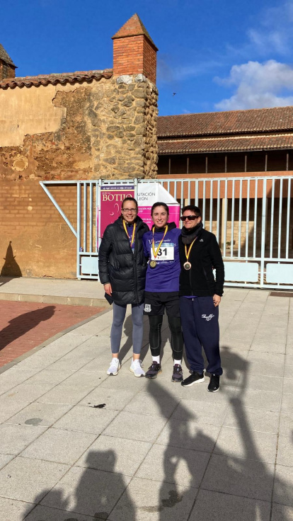 Podio femenino con Lucía Rodríguez, Belén Pardo y Ainhoa Berciano.