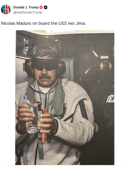 Donald Trump publica una foto de Maduro esposado y con los ojos tapados a bordo de buque de EEUU en su red social de BlueSky.