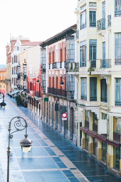 El encarecimiento del alquiler en León hasta los 9,1 €/m² sitúa a la capital en su máximo histórico, con especial presión en zonas céntricas como estas.