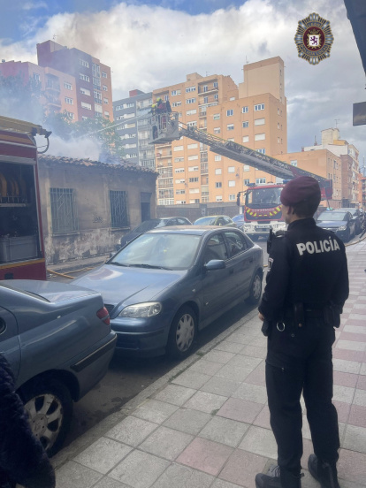 Incendio en una vivienda abandonada en San Mamés.