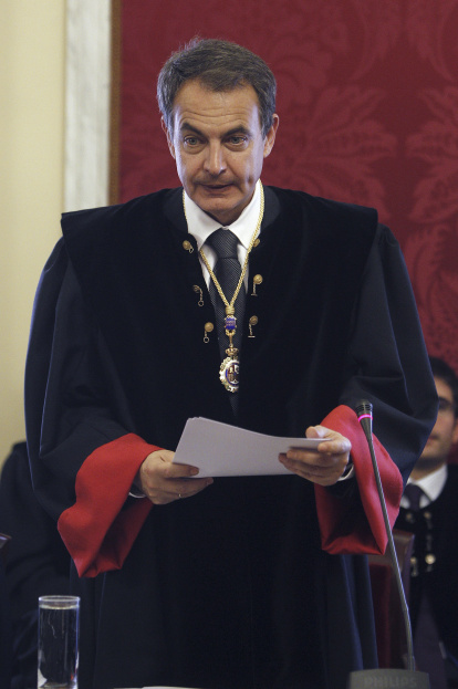 NAC118, MADRID, 09/02/2012.- El expresidente del Gobierno José Luis Rodríguez Zapatero lee su discurso de ingreso en el Consejo de Estado en una ceremonia celebrada hoy en la que también han accedido a esta institución otros cinco miembros más en razón de su cargo. EFE/Ballesteros