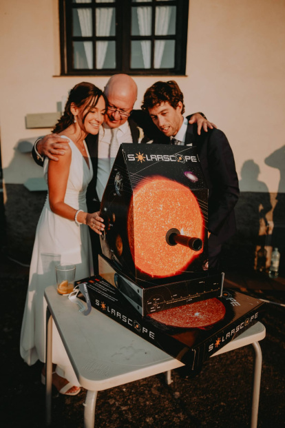 La boda combinó fiesta, homenaje estelar y divulgación científica con la felicidad del matrimonio.